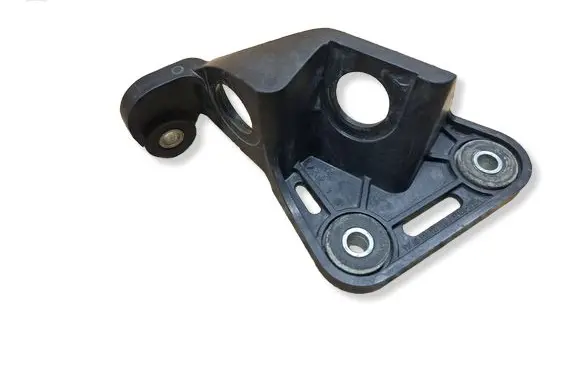 Volkswagen PASSAT B6 Gear shift cable bracket 1K0711789J
