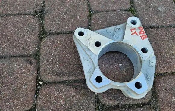 Citroen Berlingo Rear wheel hub 9813623480
