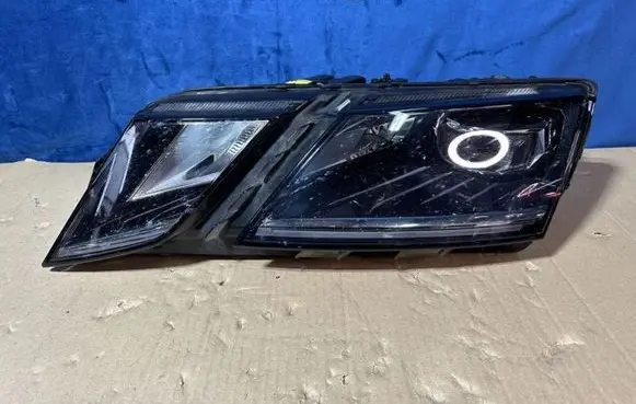 Skoda Octavia Mk3 (5E) Headlight/headlamp