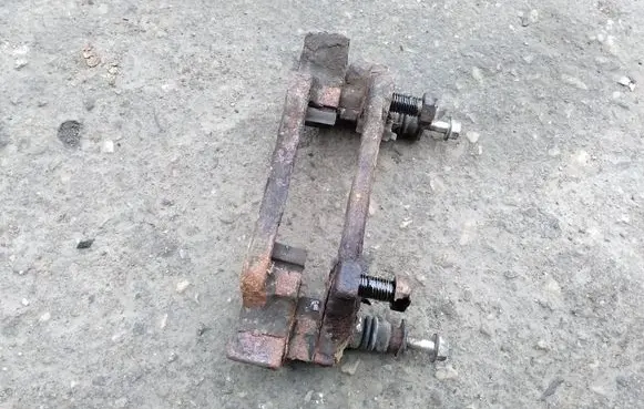 Mercedes-Benz A W168 Front Brake Caliper Pad/Carrier 