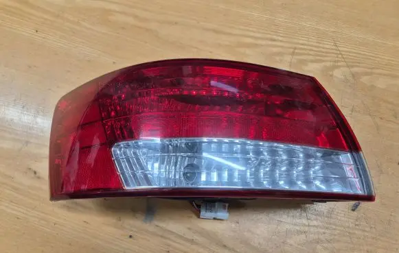 Hyundai Sonata Rear/tail lights 60529A