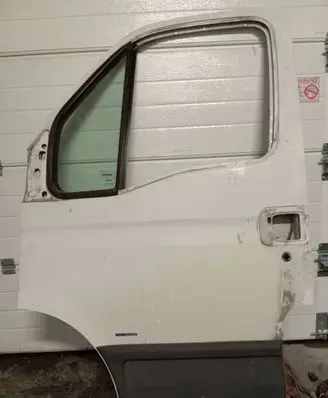 Iveco Daily 35.8 - 9 Front door