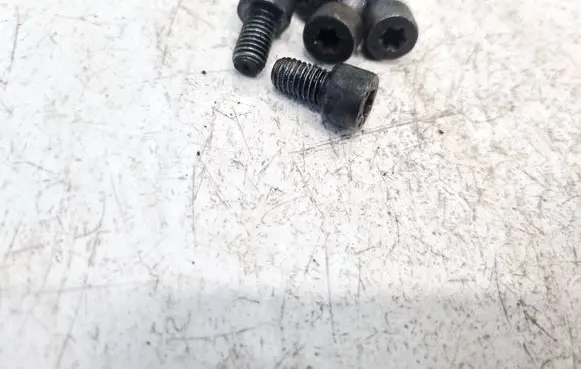 Nuts/bolts