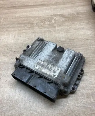Opel Zafira B Engine control unit/module ECU 55205622 0281014024