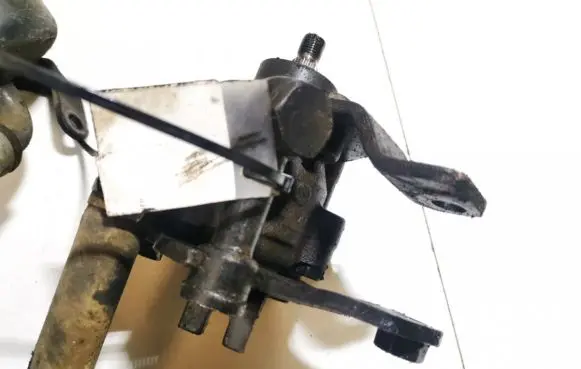 Nissan Navara D22 Power steering pump 12017143 2S600
