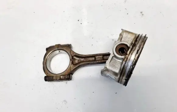 Subaru Outback Piston with connecting rod