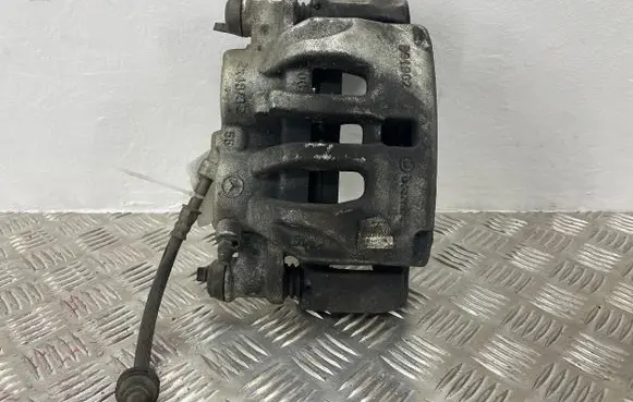 Mercedes-Benz Vito Viano W447 Front brake caliper A44721700 3L04