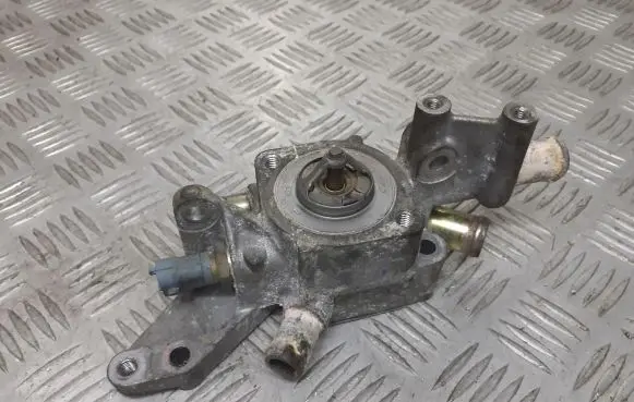 Opel Astra H Thermostat housing 