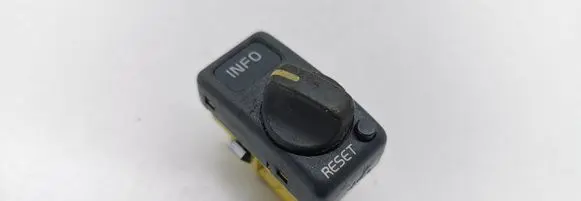Volvo S70 V70 V70 XC On-board computer control switch 9162959 97W21B 4970