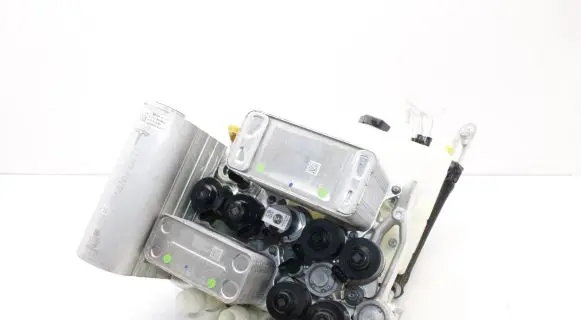 Tesla Model Y Coolant expansion tank/reservoir 152300700E 154990200C