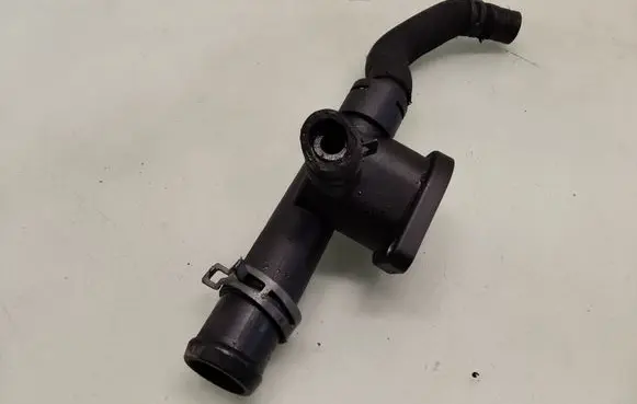 Audi A4 S4 B7 8E 8H Engine coolant pipe/hose 038121132D