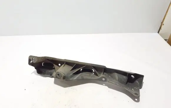 Renault Kangoo II Fender mounting bracket 8200381901