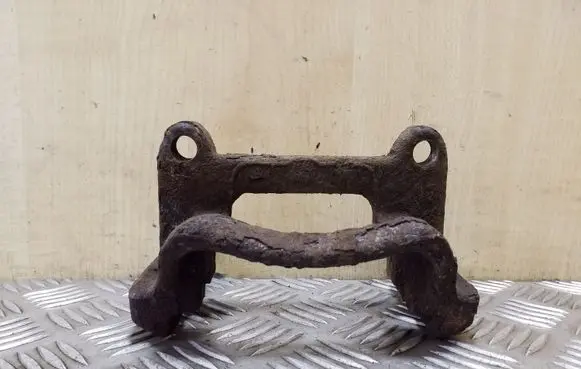 Nissan Primastar Brake caliper pad carrier rear 
