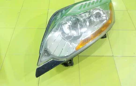Ford Kuga I Headlight/headlamp 8V4113W030BG