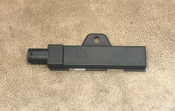 BMW 7 F01 F02 F03 F04 Keyless system antenna 9220831