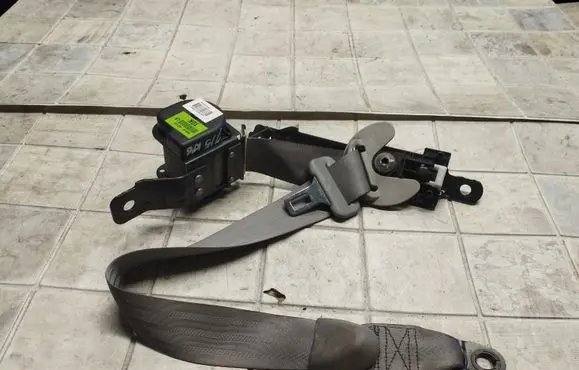 KIA Carnival Rear seatbelt 898104D100 045413