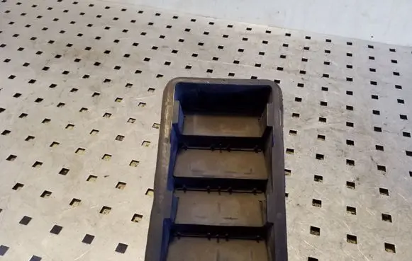 Land Rover Range Rover Sport L320 Quarter panel pressure vent JDD000051