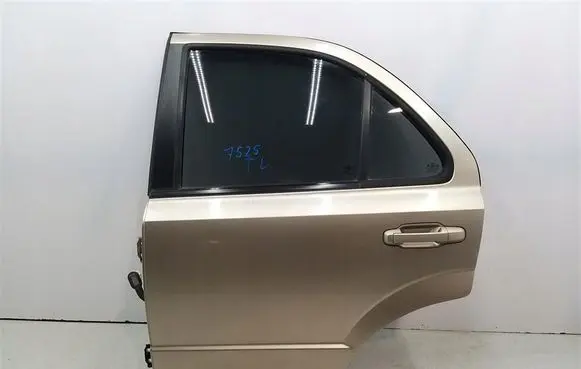 KIA Sorento Rear door 