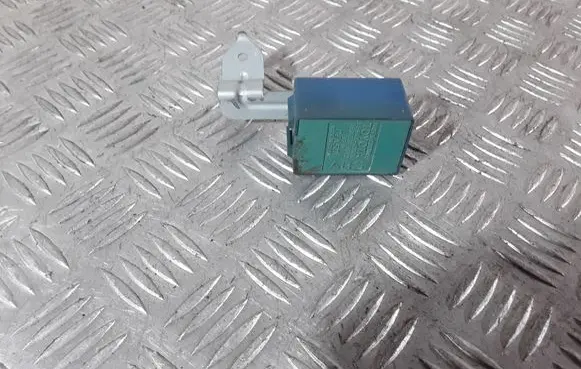 Toyota Prius (XW20) ABS relay 8594047010 0521003082