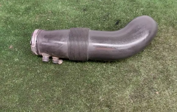 Audi A8 S8 D3 4E Air intake hose/pipe 07L129628E
