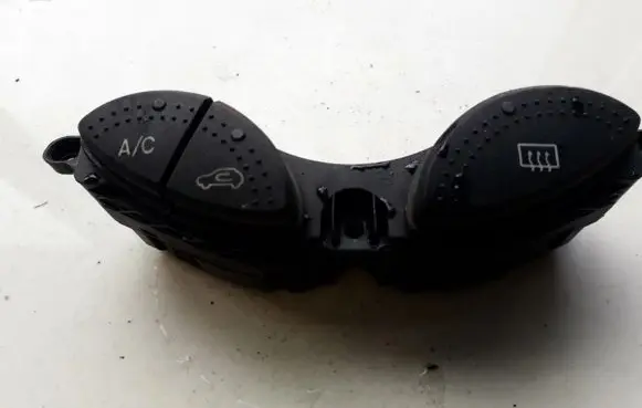 Windscreen/window heater switch