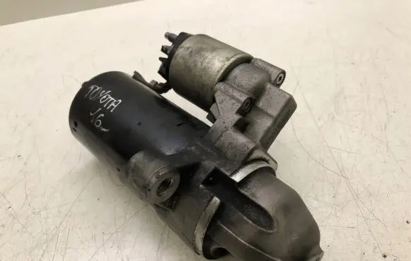 Toyota Avensis T270 Starter motor 281000X040