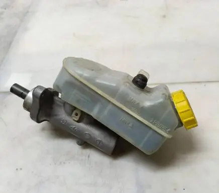 Volkswagen Transporter - Caravelle T5 Master brake cylinder 7H0611303B