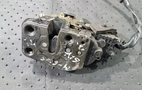 Mazda 626 Rear door lock