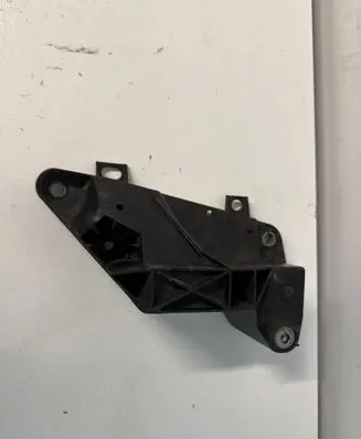Chrysler Pacifica Radiator support slam panel bracket 68292238AB