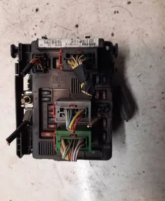 Peugeot Partner Fuse box set J643498888000