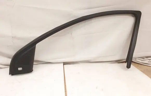 Audi Q7 4L Front door glass trim molding 4L0867610 4F0035399A