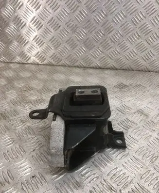 Engine mount bracket