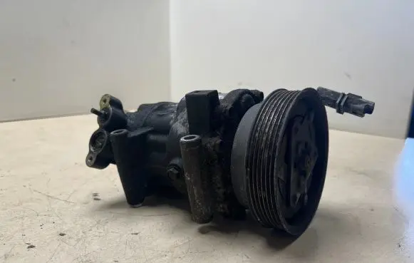 Nissan Tiida C11 Air conditioning (A/C) compressor (pump) 8200651251 0318806745
