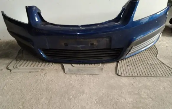 Opel Zafira B Front bumper