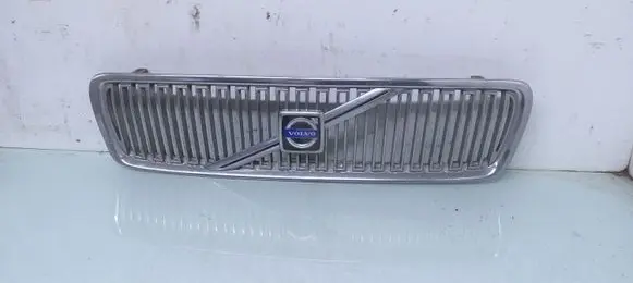 Volvo V70 Front bumper upper radiator grill 8659875