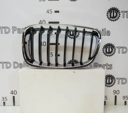 BMW 1 F20 F21 Front grill 7239021
