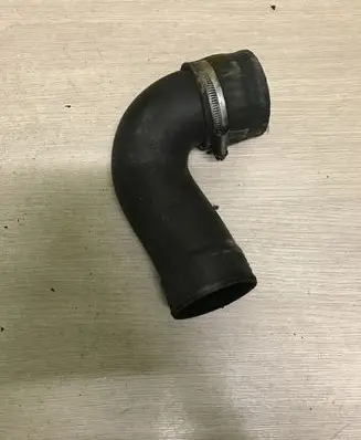 Volvo XC70 Intercooler hose/pipe 30696253