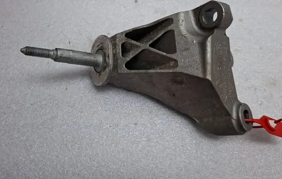 Renault Kangoo II Gearbox mounting bracket S27639547 112537759R