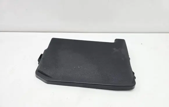 Toyota Prius (XW30) Fuse box cover 8266247091