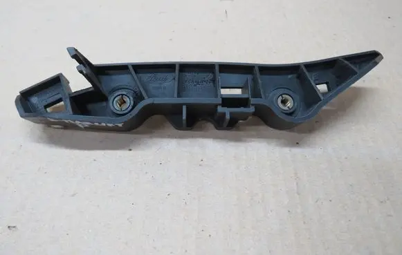 Ford S-MAX Fender mounting bracket