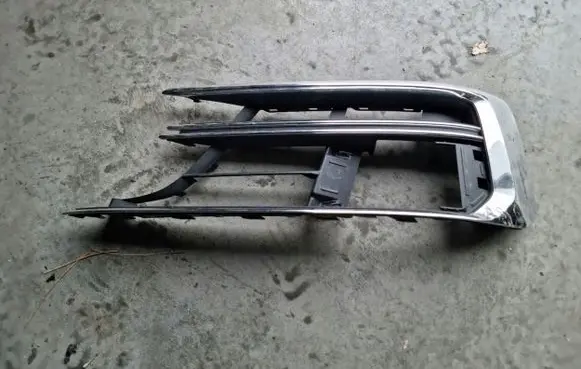 Audi A8 S8 D4 4H Tow hook cap/cover 