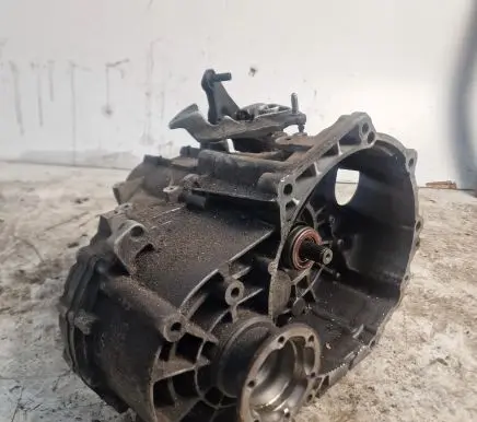 Manual 6 speed gearbox