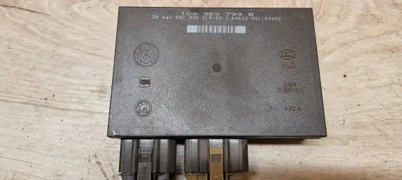 Volkswagen PASSAT B5 Comfort/convenience module 5DK00821400