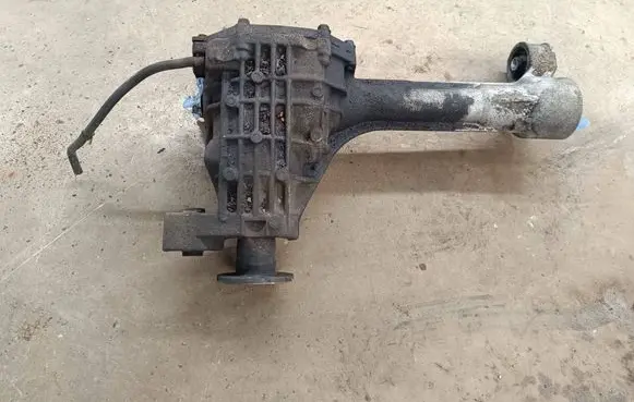 Nissan Navara D40 Front differential 