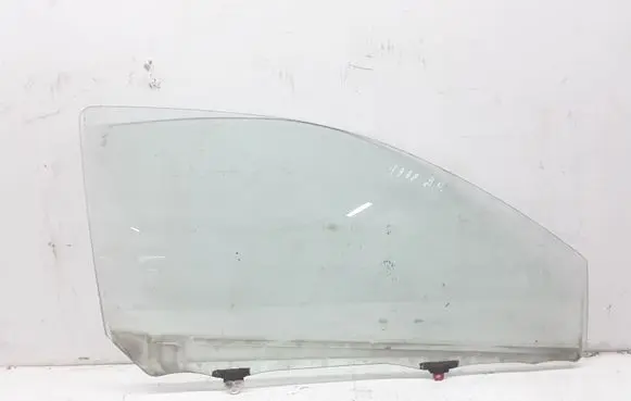 Toyota Yaris Front door window/glass (coupe) 