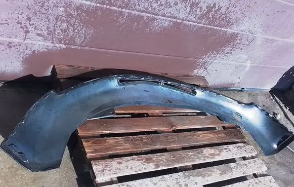 Front bumper lip