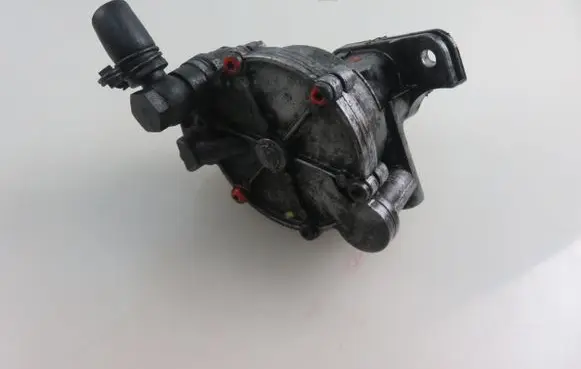 Volkswagen Transporter - Caravelle T4 Vacuum pump 075145100