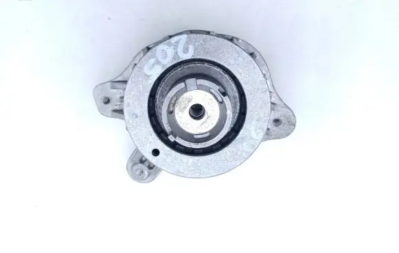 Mercedes-Benz C W205 Engine mount bracket A2052406617
