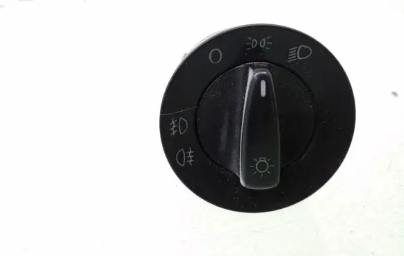 Volkswagen Golf IV Light switch 1C0941531A
