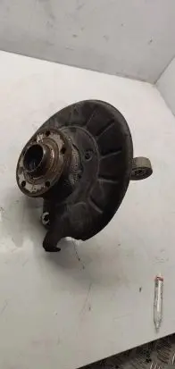 Volkswagen PASSAT B6 Front wheel hub spindle knuckle